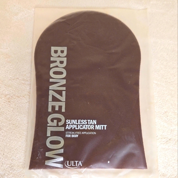St. Moriz Professional Fast Tanning Mousse with Applicator Mitt - Picture 3 of 8